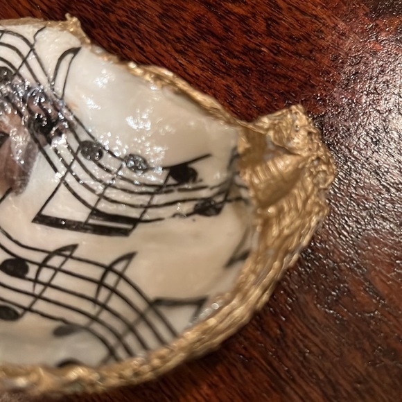 Handmade Trinket Holder, Music Notes, made of oyster shell - Picture 3 of 9